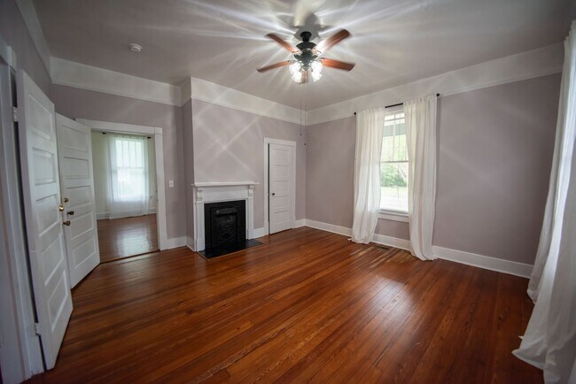 1241 Eberhart Ave