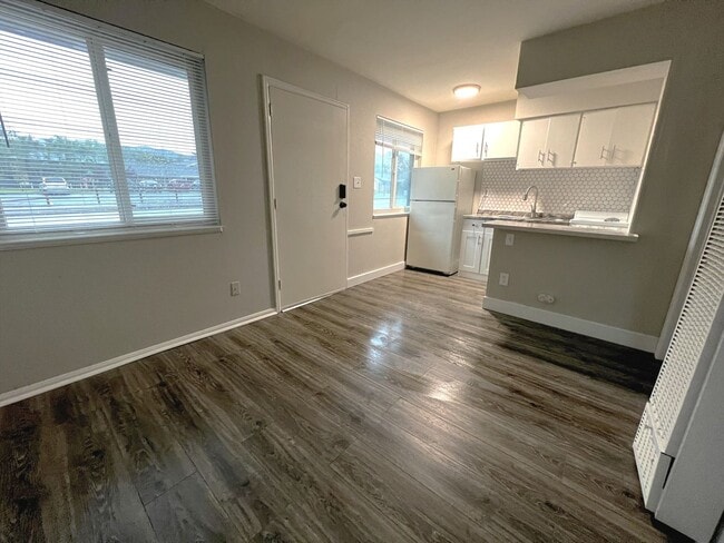 Photo - 201 N 30th St