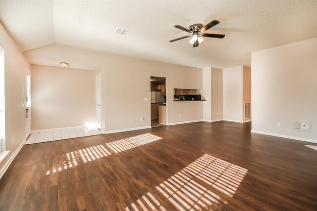Photo - 7131 Maple Walk Dr
