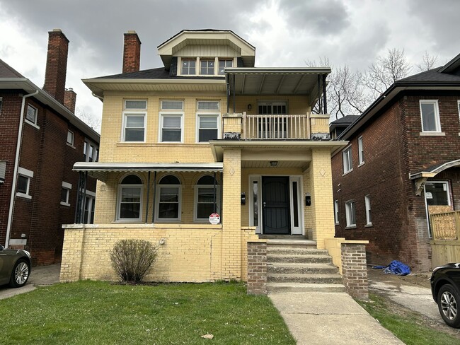 Building Photo - 2067 Hazelwood St