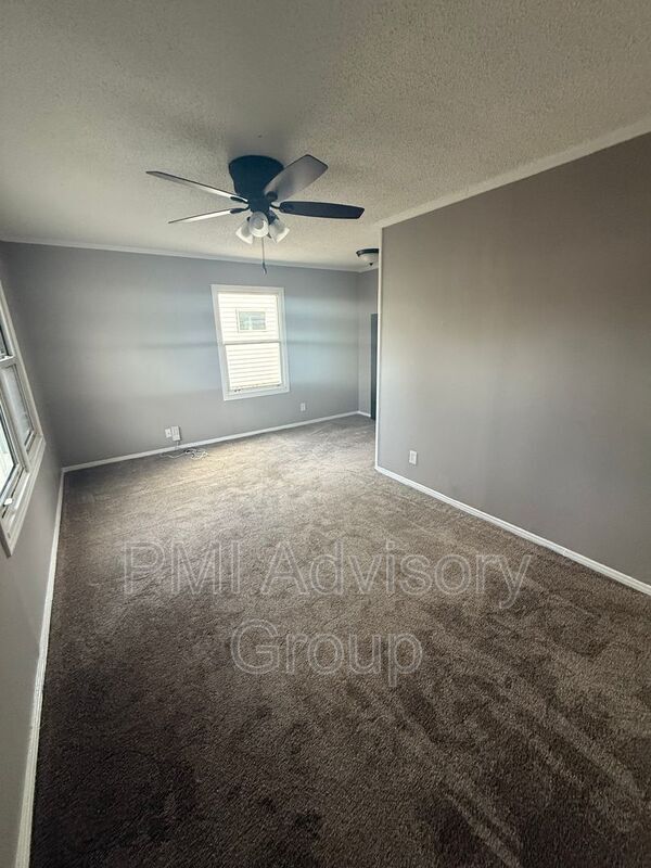 Photo - 424 NE Green St