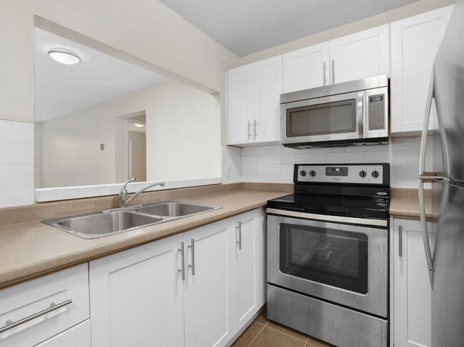 Photo - 174-178 Grove Street East