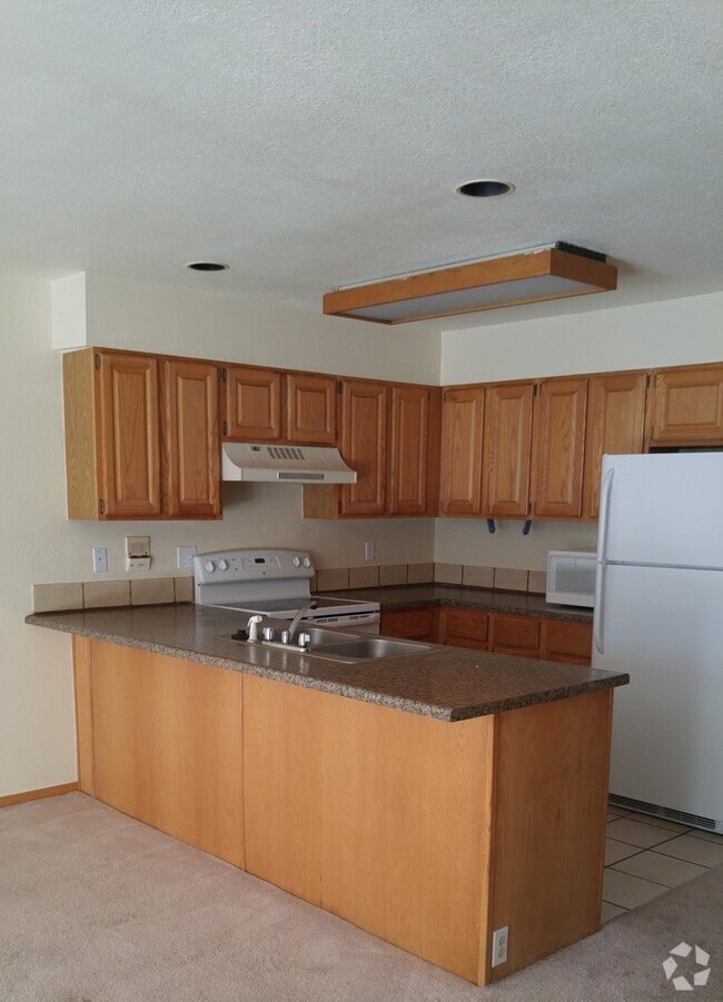 Building Photo - Remodeled Lagoon Townhome - 1 Bedroom + De...