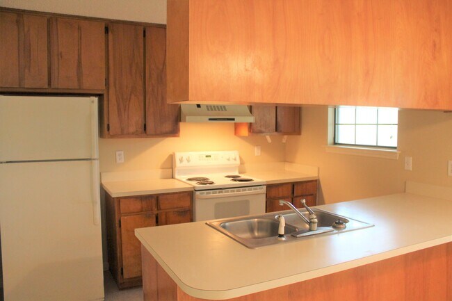 Photo - 2138 Edgewood Dr