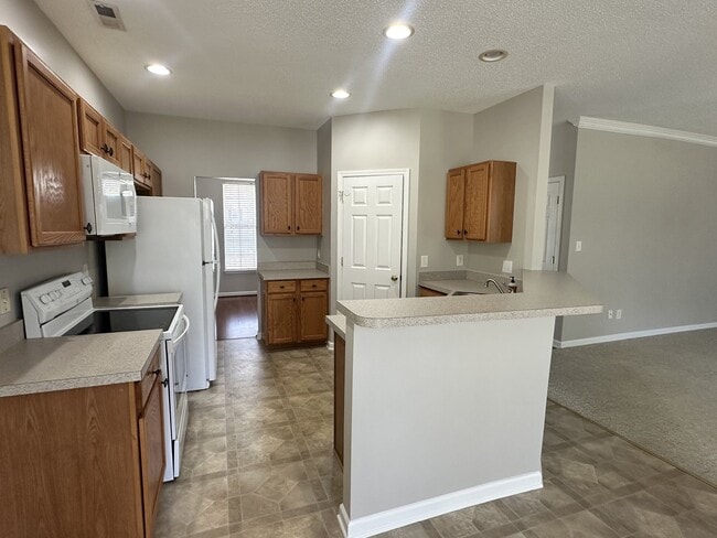 Photo - 8017 Hill-N-Dale Dr