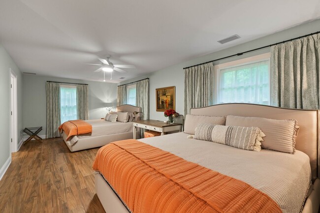 Photo - Williams Bay Lakefront Living Furnished Ho...