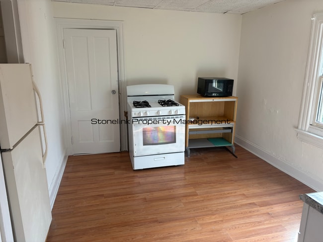 Building Photo - *66 Princeton Avenue Unit 3 Rental
