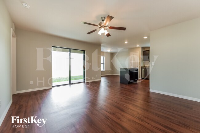 Photo - 1544 Swan Lake Cir