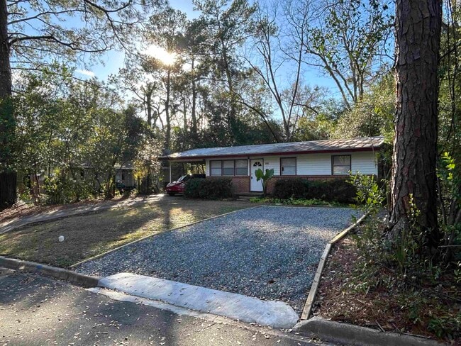 Photo - 318 Meadowbrook Ln