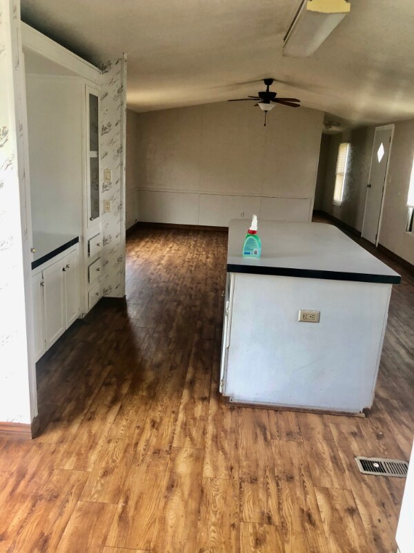 1608 sTX 75 Rental House Rental in Huntsville, TX