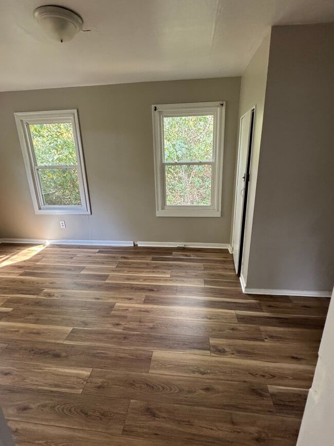 204 Flora Cir