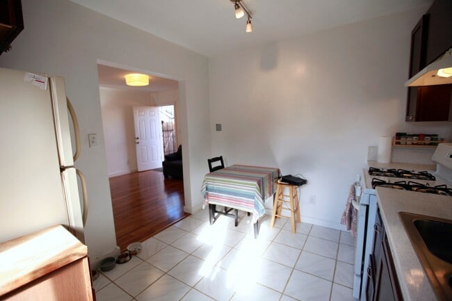 Photo - 641 Orme Ave