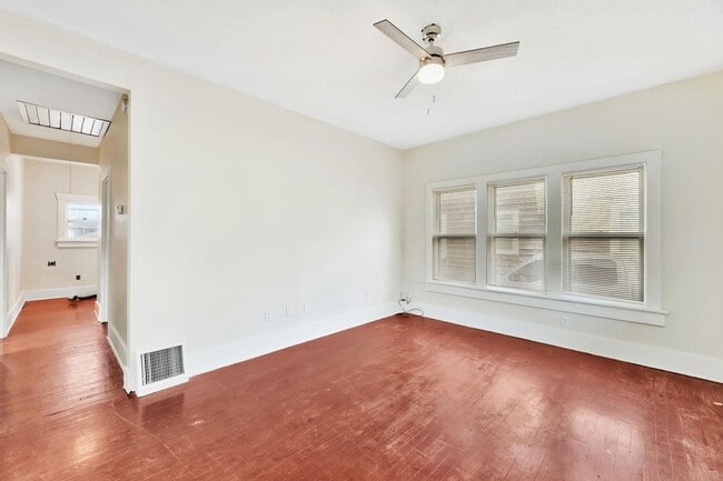 Photo - 637 S Holyoke St