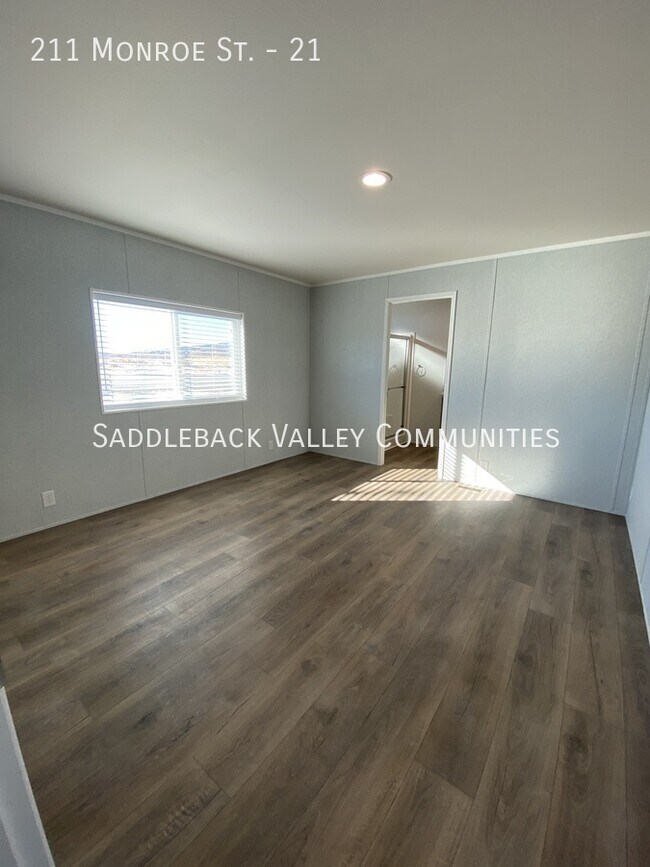 Photo - 211 Monroe St