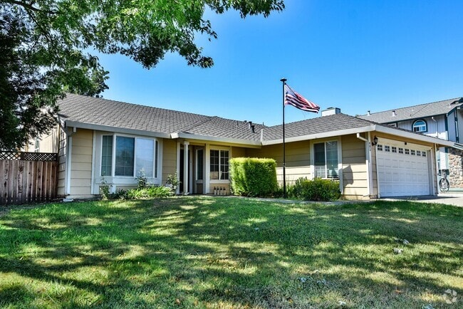 Building Photo - 485 Deer Creek Dr Rental