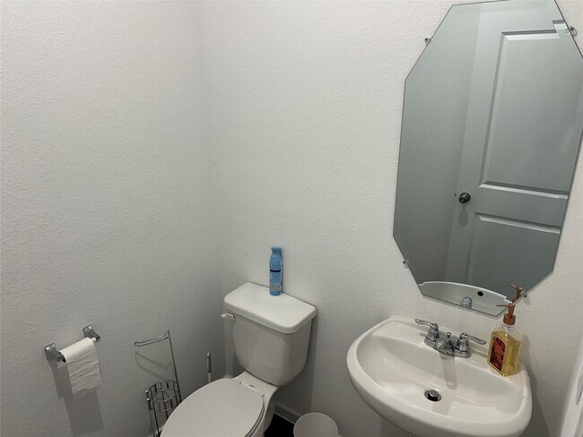 Photo - 16936 Juniper Blossom Bnd