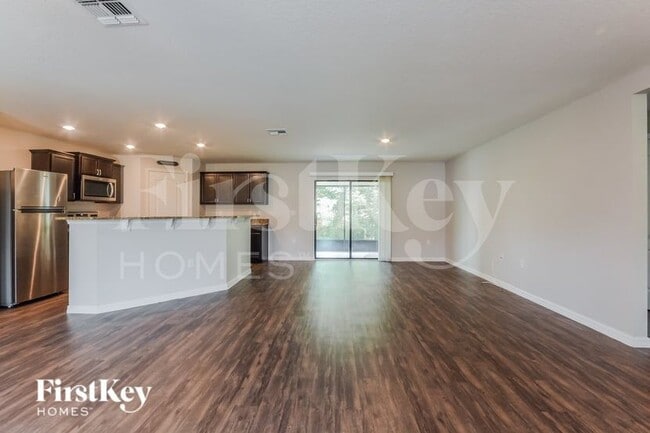 882 N Fairbanks Dr