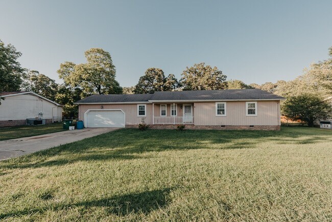 3 bedroom, 2 bath home in East Ridge - 3 bedroom, 2 bath home in East Ridge
