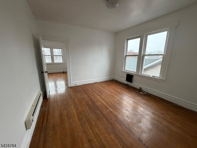 Photo - 205 Chancellor Ave Unit 3