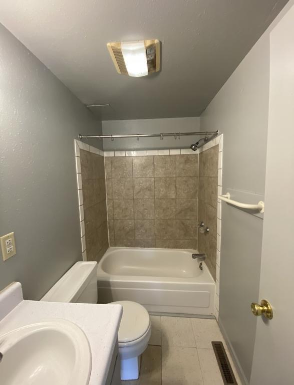 Photo - 415 W 4th St