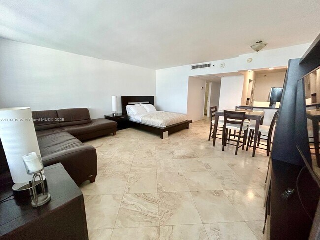 Building Photo - 100 Lincoln Rd Unit 1519 Rental