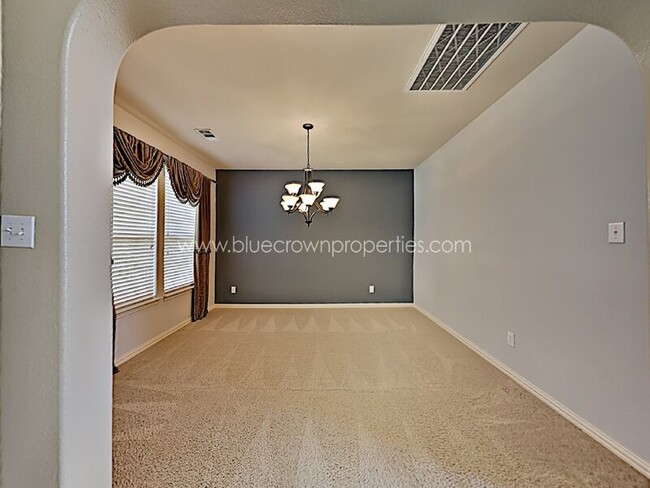 Photo - 1917 Lawnview Dr