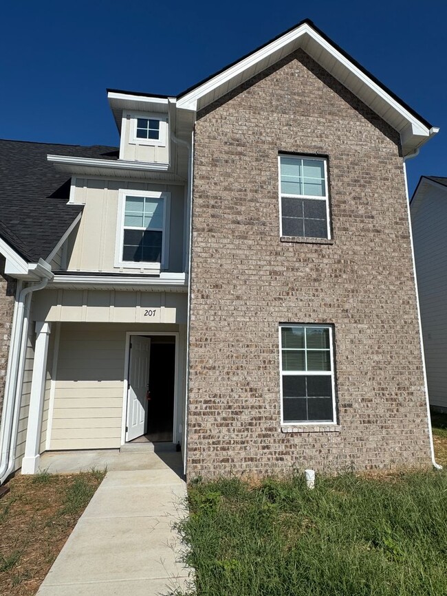 Photo - 207 Mountaindale Dr