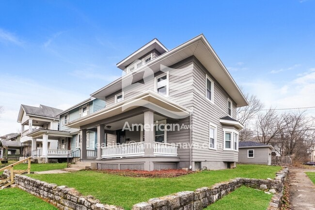 Photo - 133 E Elmwood Ave