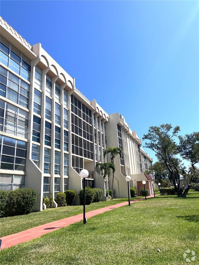 Building Photo - 851 Three Islands Boulevard Unit 505 Rental