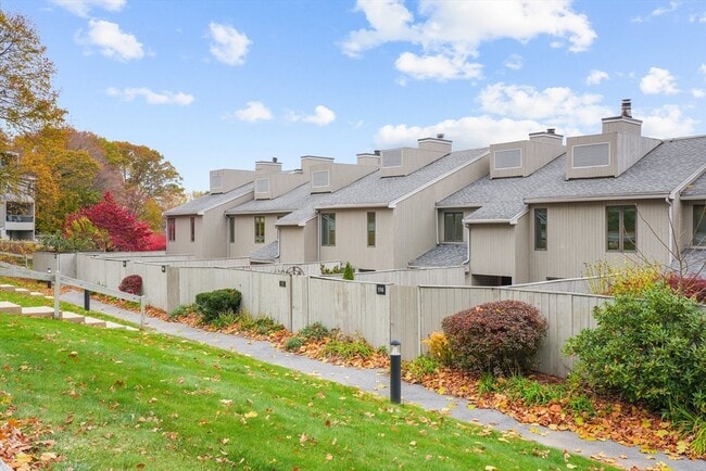 Building Photo - 115 Mill Pond