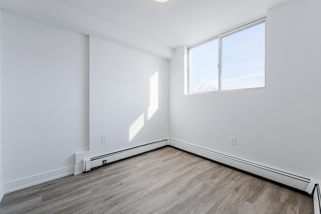 Photo - 292 Oakdale Avenue