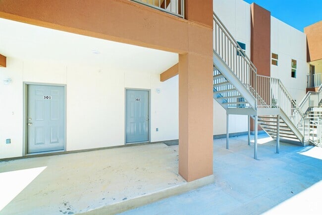 Building Photo - 315 Dorel Dr Unit 302 Rental