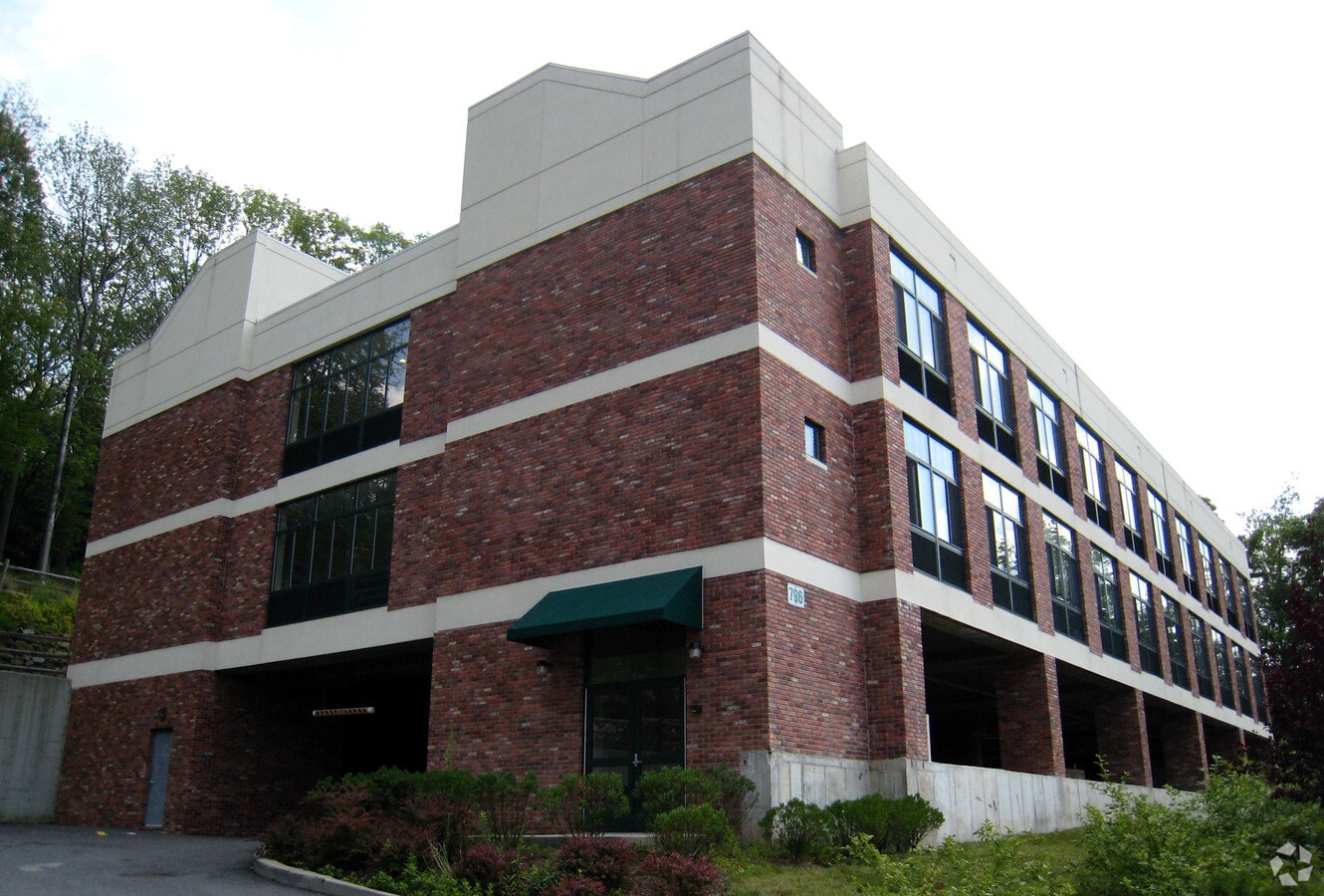 Photo - 796 Bedford Rd Apartments