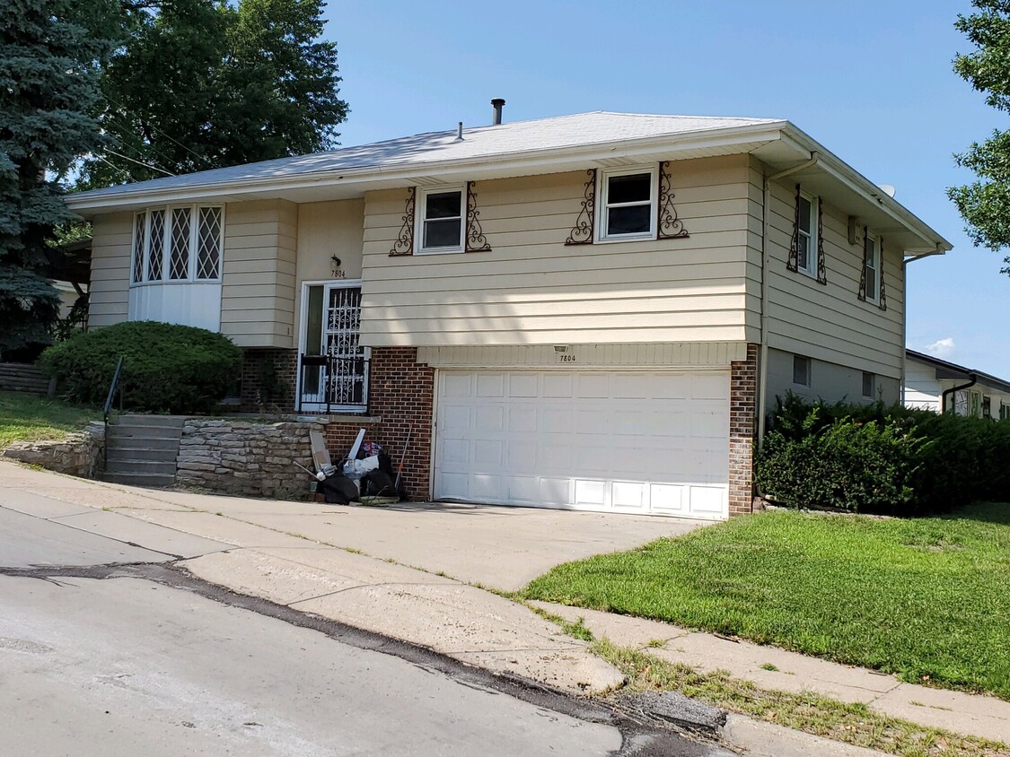 Photo - 7804 Seymour St (Ralston, NE)