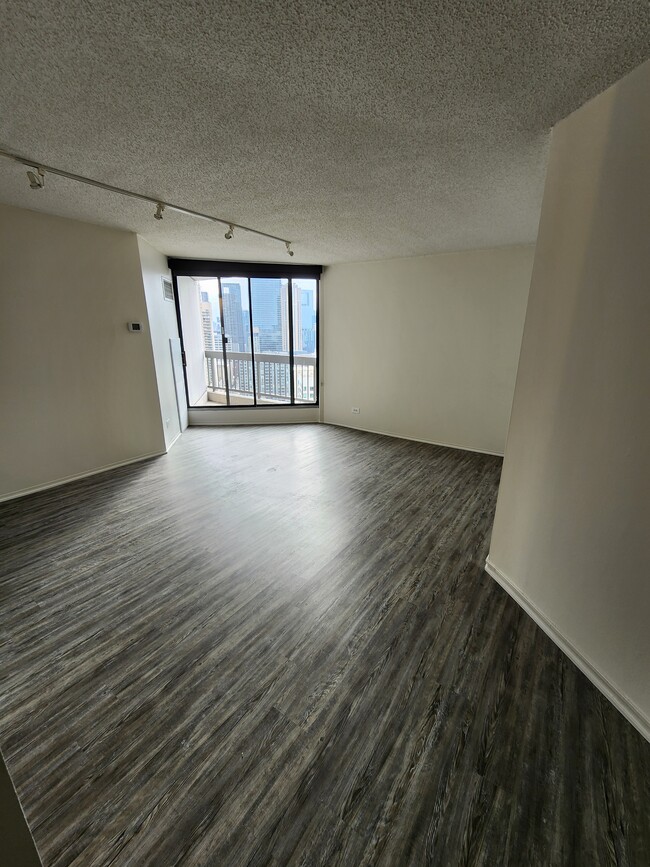 Photo - 58 W Superior St Condo Unit 11