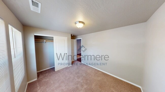 Photo - 1215 SW Settlement St