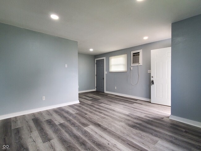 Photo - 5909 W Morris St