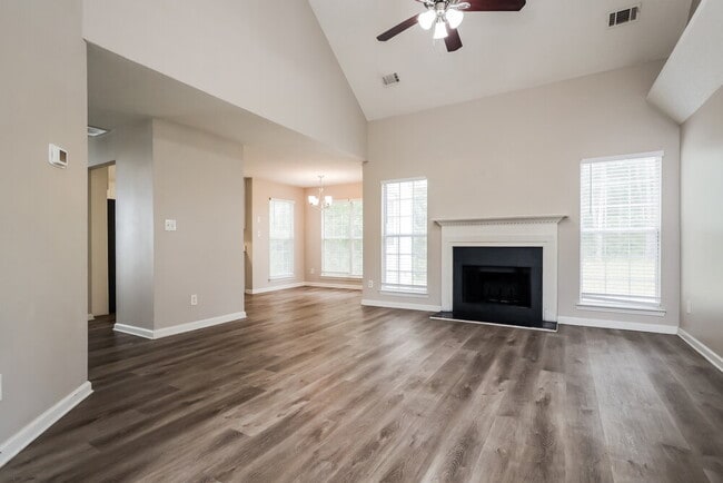 Photo - 545 Wyntuck Dr