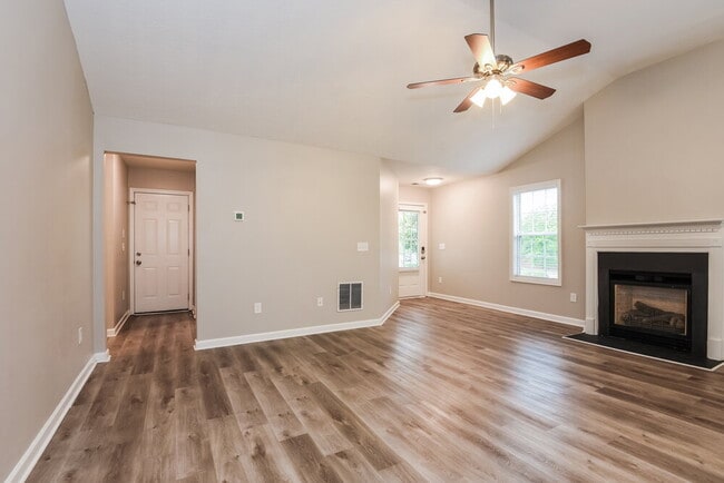 Photo - 412 Redwood Trail