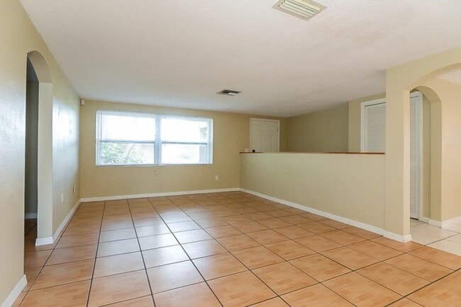 Photo - 2851 US-19