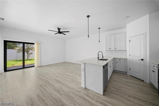 Photo - 528 SE 6th St