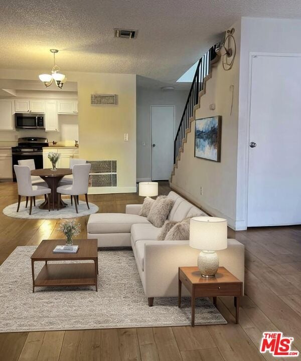 Photo - 931 New Depot St Unidad 12