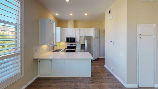 Photo - 3 Bedroom 2.5 bath Townhome Anaheim Hills Beauty!