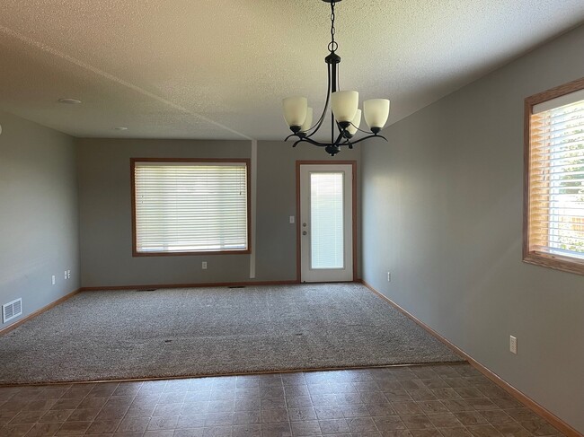 Photo - 217 18th Ave SE