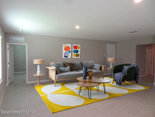 Living Area w Tile - 701 Avalon St SE