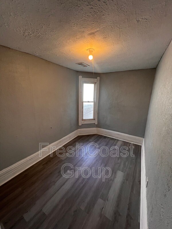 Photo - 3318 W 30th St Unit 2