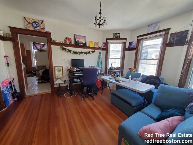 Photo - 385 Pond Ave