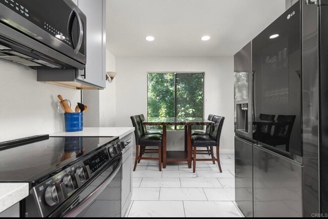 Photo - 2157 Arnold Way