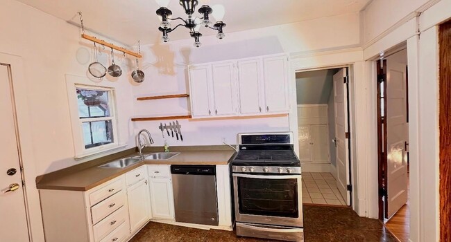 Photo - 1253 Ashland Ave