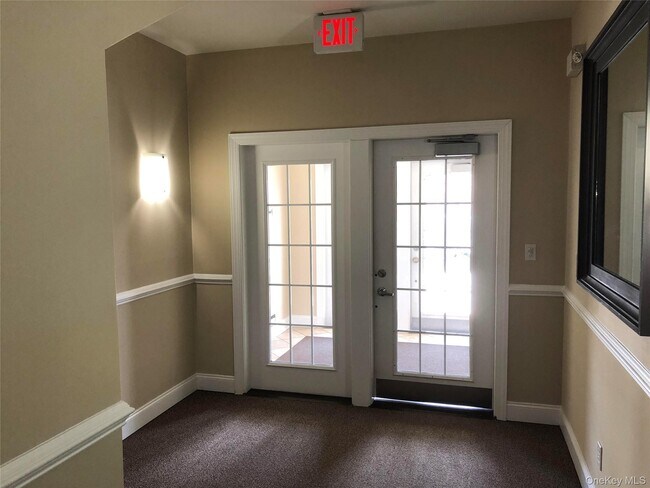 614 Saratoga Ln